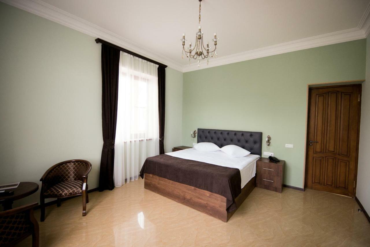 Royal Palace Hotel